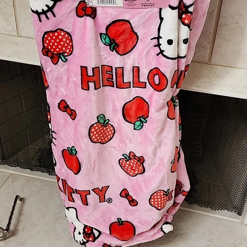 🍎 HELLO KITTY PLUSH CLOUD THROW 🍎
